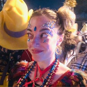 Meet your Posher, Laura